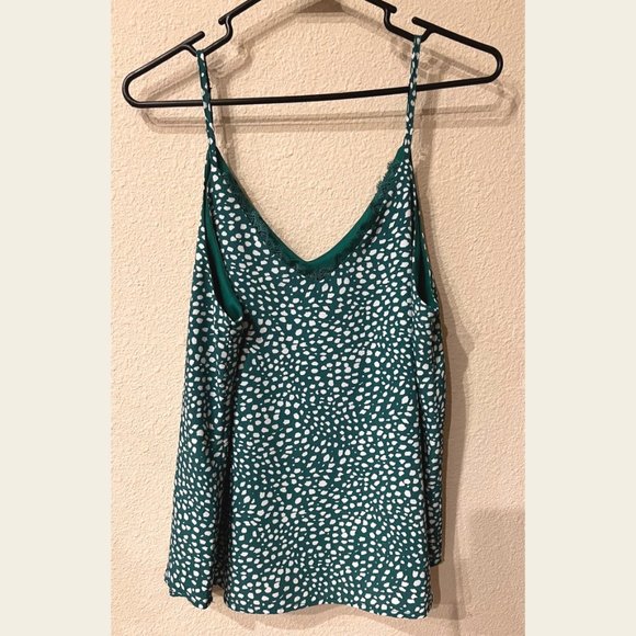 She + Sky Tops - Green Flowy Tank w/ Lace Detail